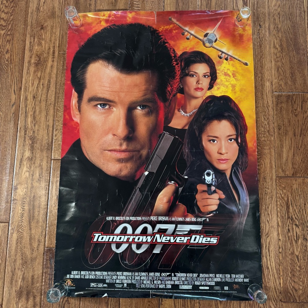 🎬 Vintage 007 Tomorrow Never Dies Movie Theatre Poster ~40”x27”🎬